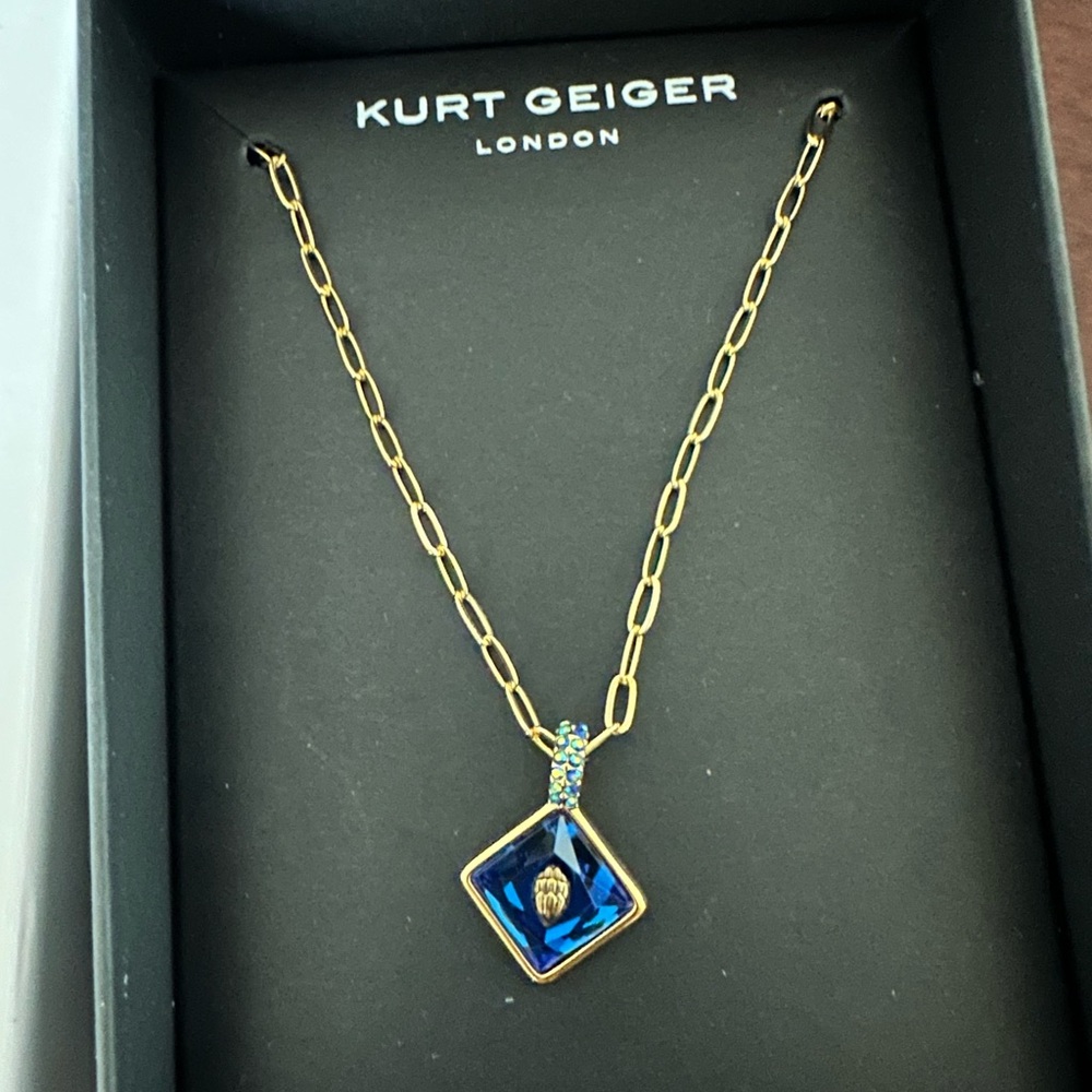 Kurt Geiger London Eagle Head Square Crystal Pendant Necklace in London Blue NIB - Picture 3 of 6